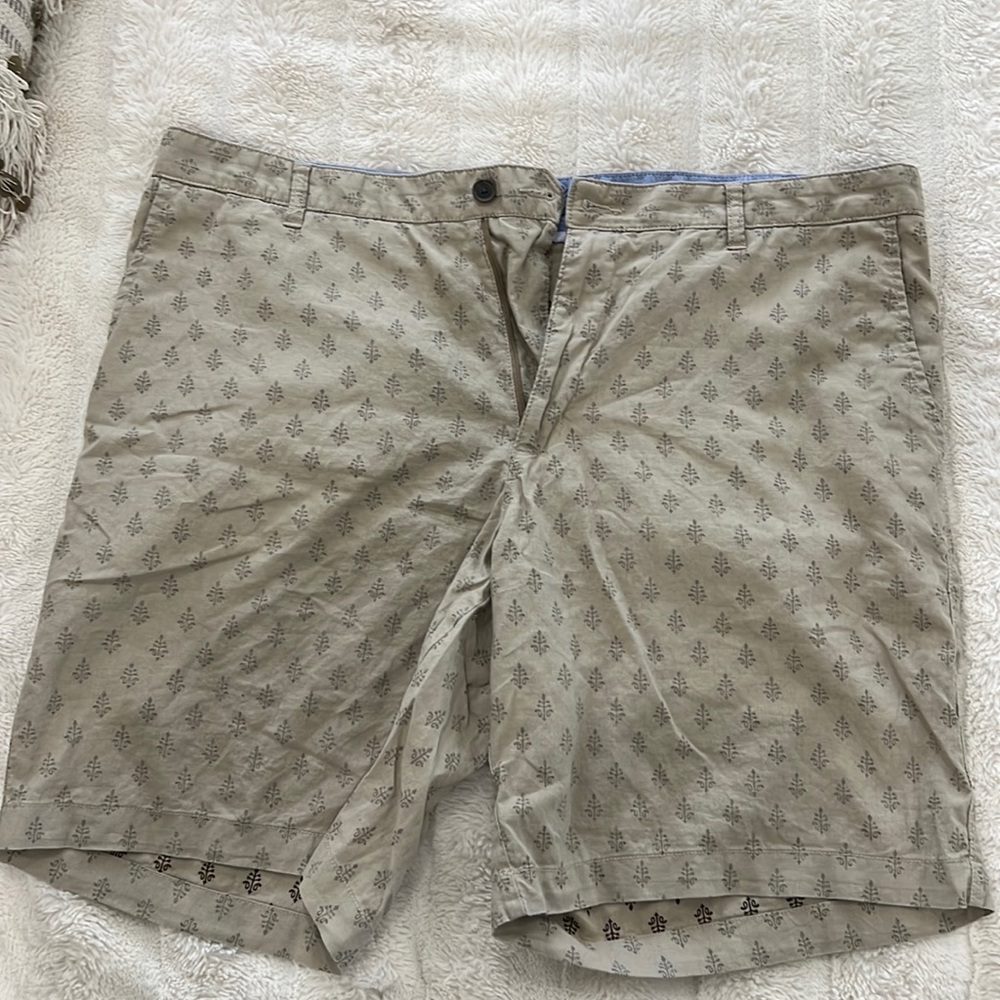 Mens Tasso Elba shorts.